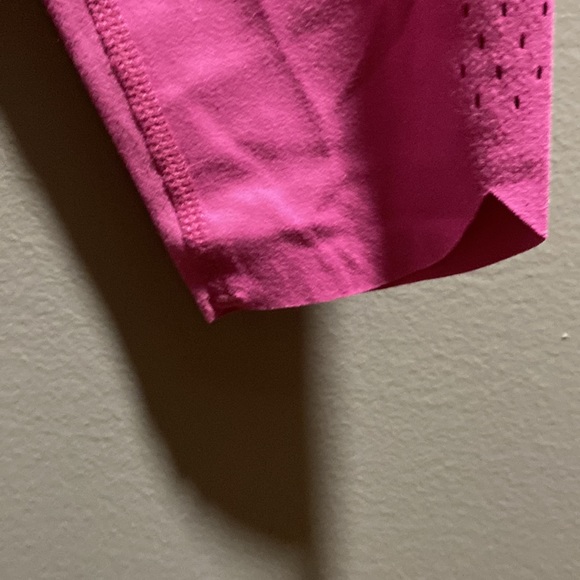 BRAND NEW EVERYDAY PERFORATED LEGGING SIZE MEDIUM! NWT! 25” INSEAM! - Picture 9 of 11